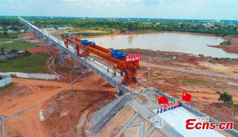 Bau der längsten Brücke entlang der China-Laos-Bahnstrecke abgeschlossen