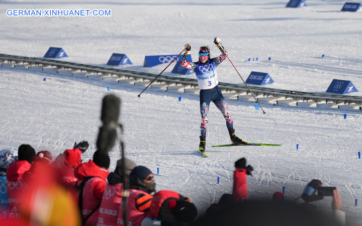 Fotoreportage: Skilangläuferin aus Norwegen gewinnt erste Goldmedaille bei Beijing 2022