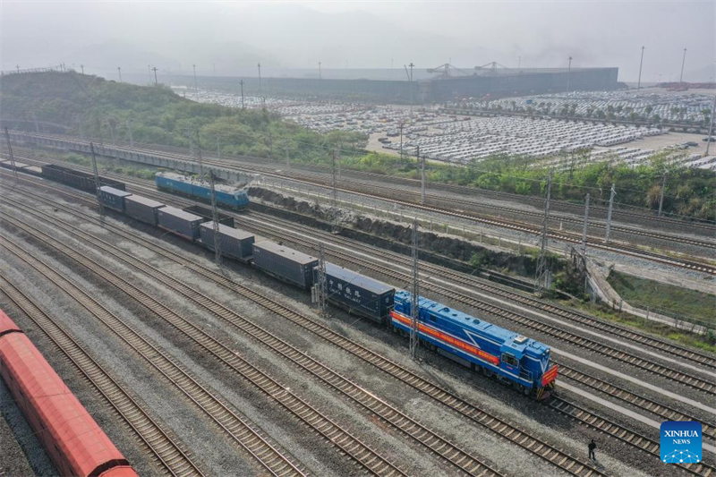 Neuer internationaler Land-See-Verkehrsdienst zur indo-chinesischen Halbinsel gestartet