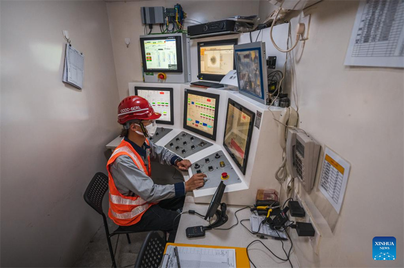 Chinesische Jungingenieure glänzen beim Bau von Malaysias Mega-Eisenbahnprojekt