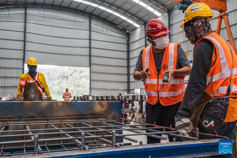 Chinesische Jungingenieure glänzen beim Bau von Malaysias Mega-Eisenbahnprojekt