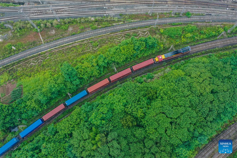 Erster China-Laos-Frachtzug in Chongqing gestartet