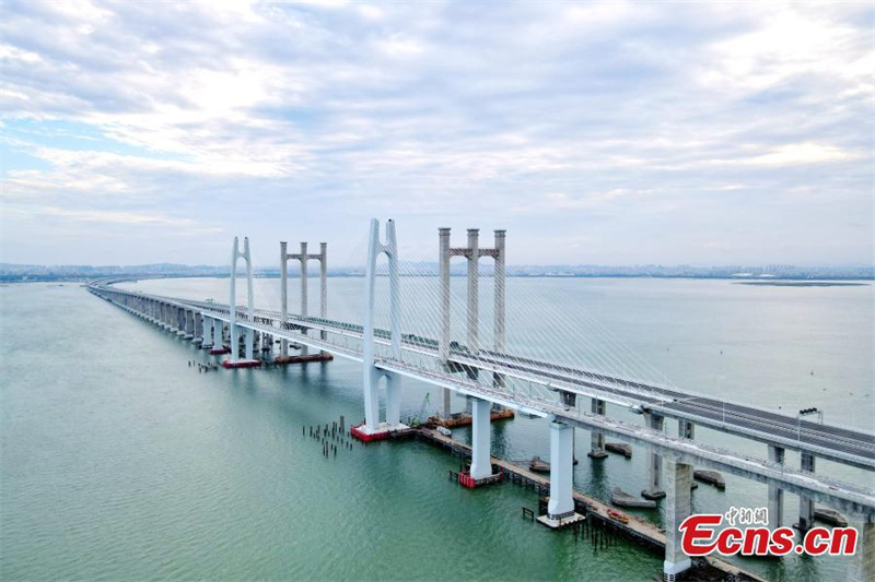 Feste Fahrbahn für Seebrücke über Quanzhou-Bucht errichtet
