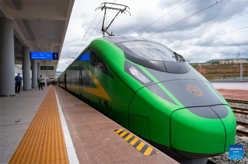 Streckenabschnitt Dali-Baoshan der Dali-Ruili-Hochgeschwindigkeitsbahn in Yunnan geht in Betrieb