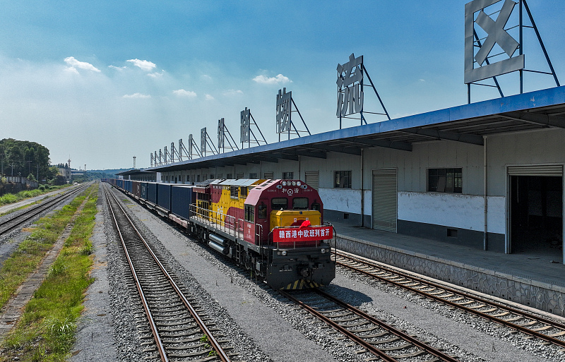 Der erste China-Europa-Güterzug im Westen von Jiangxi