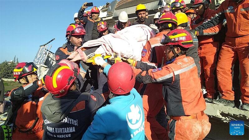 Gemeinsame chinesisch-türkische Bemühungen zur Rettung von zwei weiteren Erdbebenopfern