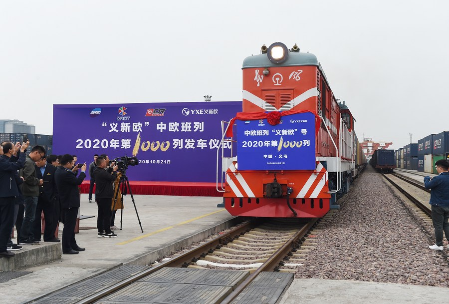 Chinas Yiwu verzeichnet robustes Wachstum im Güterverkehr mit Europa                    Die Stadt Yiwu, ein kleines Rohstoffproduktionszentrum in der ostchinesischen Provinz Zhejiang, transportierte im vergangenen Januar 20.140 Standardcontainer (TEU) über den China-Europa-Güterzugdienst. Dies ist 172,1 Prozent mehr als im Vorjahr.