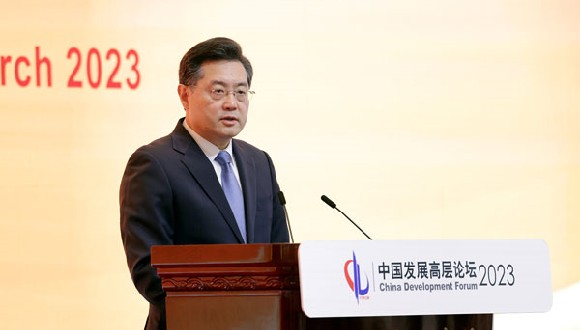 Qin Gang nimmt an Jahrestagung des China Development Forums 2023 teil                    Der chinesische Staatskommissar und Außenminister, Qin Gang, hat am Montag an der Jahrestagung des China Development Forums 2023 teilgenommen und eine Rede gehalten.