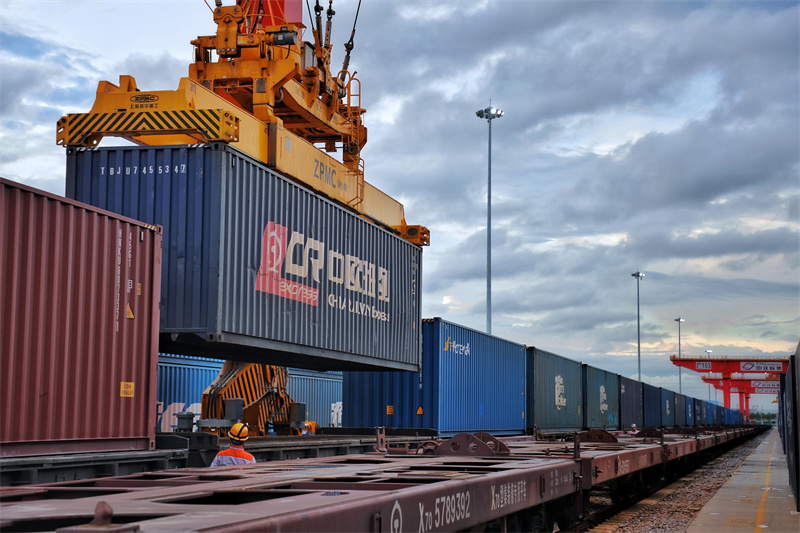 Multimodaler Güterzug zwischen China, Kirgisistan und Usbekistan geht in Betrieb