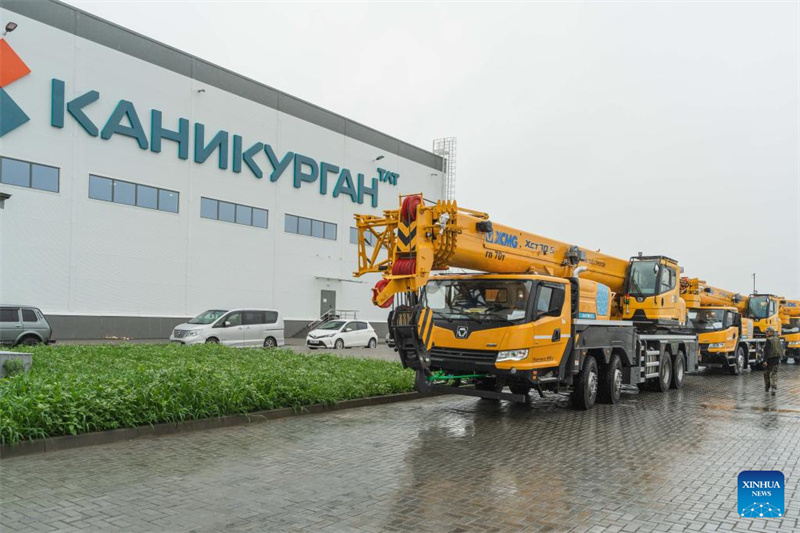 Grenzüberschreitende Autobahnbrücke fördert die Entwicklung der chinesisch-russischen Beziehungen