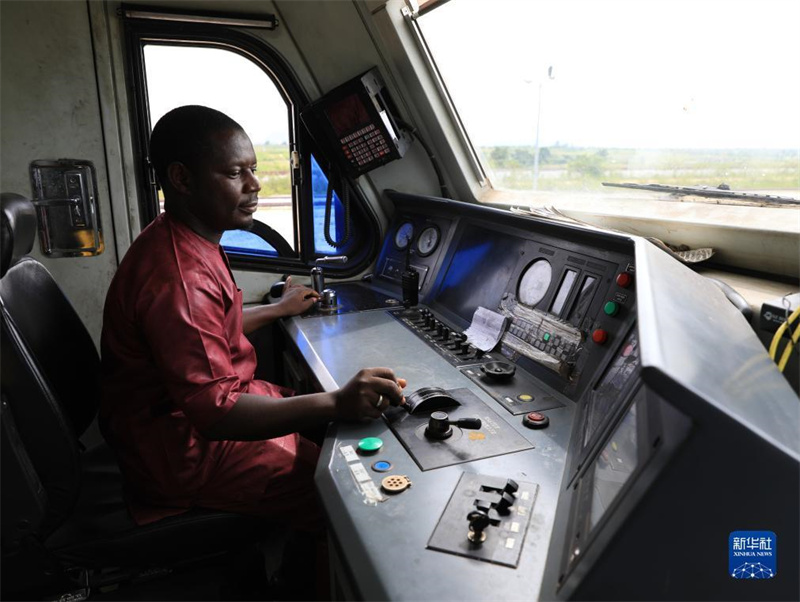 Bahnstrecke Abuja-Kaduna: erste Bahn mit chinesischem Standard in Afrika