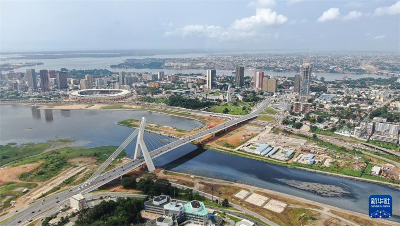 Die vom chinesischen Unternehmen gebaute Cocody-Brücke in der Elfenbeinküste