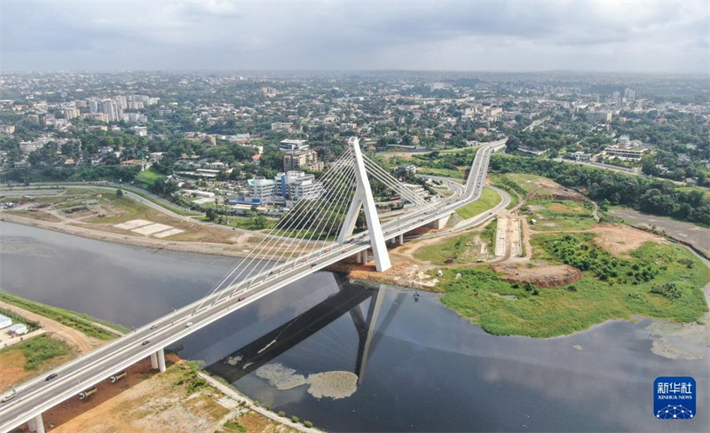 Die vom chinesischen Unternehmen gebaute Cocody-Brücke in der Elfenbeinküste