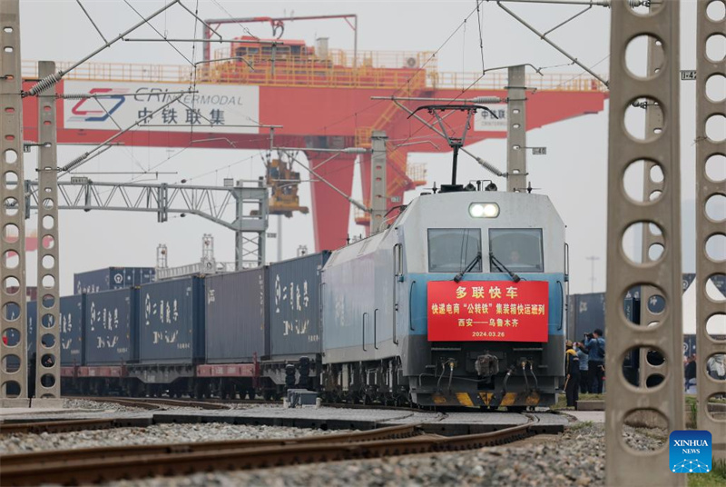 Güterzugdienst für E-Commerce zwischen Xi'an und Urumqi läuft an