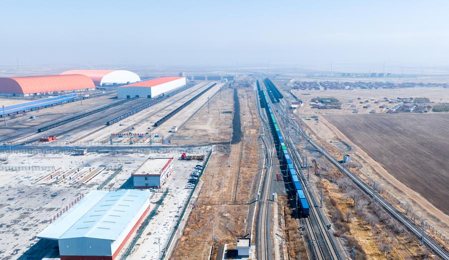 China-Europa-Güterverkehr mit robustem Wachstum im ersten Quartal 2024                    Der Güterzugverkehr zwischen China und Europa hat im ersten Quartal 2024 ein solides Wachstum verzeichnet, wie die Daten zeigen, die die China State Railway Group Co., Ltd. (China Railway) am Sonntag veröffentlicht hat.