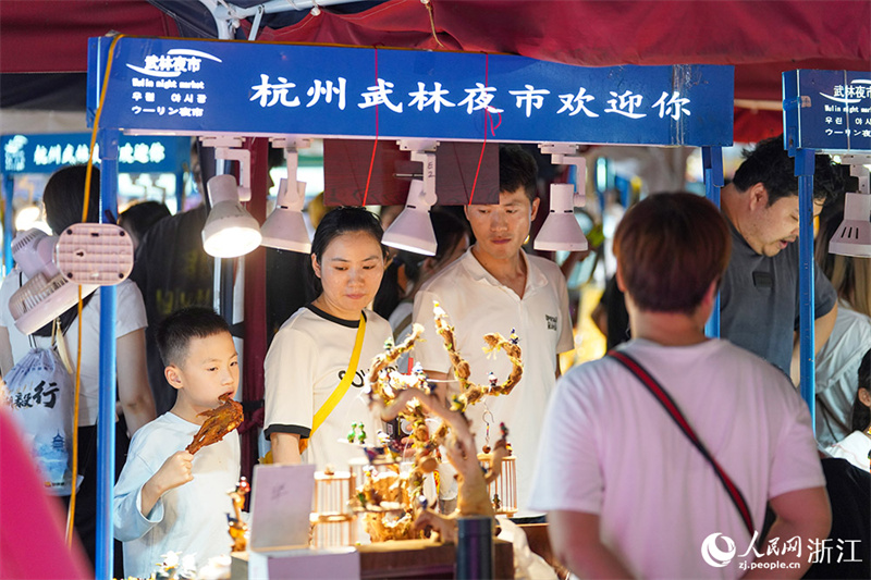 Die „Nachtökonomie“ von Hangzhou wird auf einen Kilometer langer Straße sichtbar