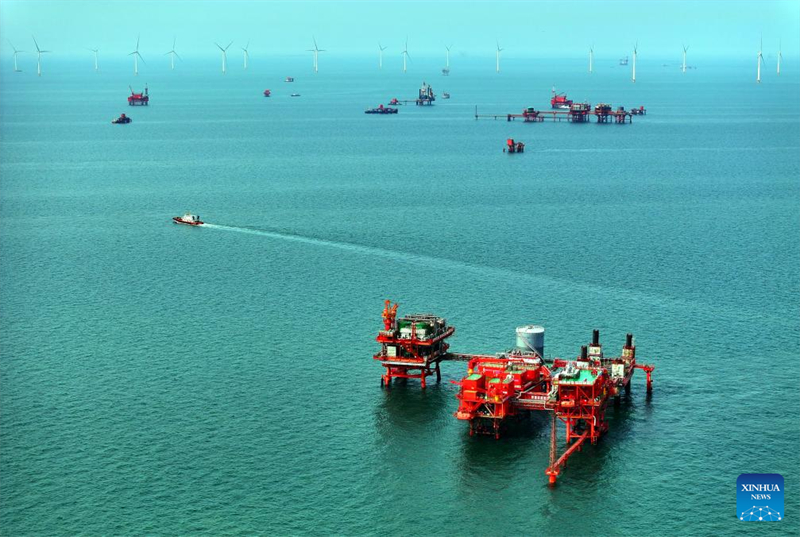 Blick auf das Offshore-Shengli-Ölfeld im chinesischen Shandong