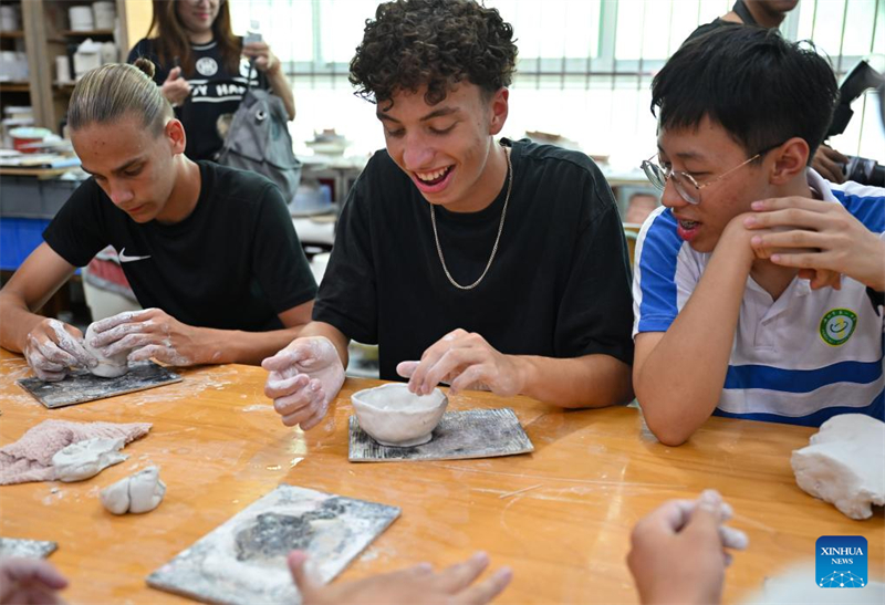 Deutsche Schüler genießen Studienfahrt in Chinas Hainan