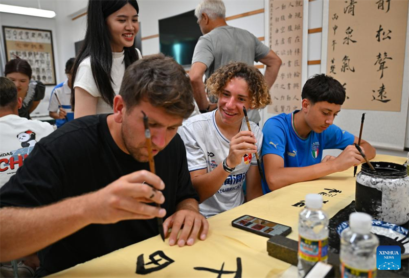 Deutsche Schüler genießen Studienfahrt in Chinas Hainan