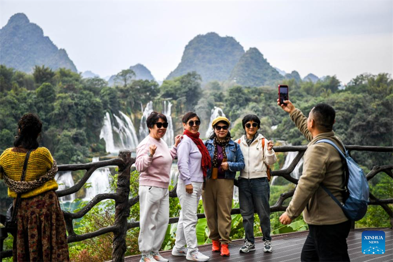 Grenzüberschreitende Tourismus-Kooperationszone an den Detian-Ban Gioc-Wasserfällen zwischen China und Vietnam