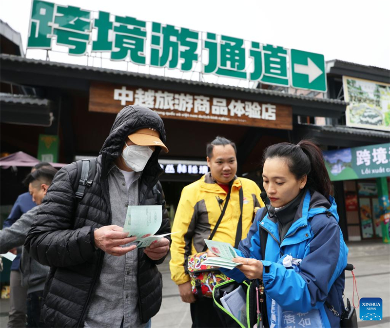 Grenzüberschreitende Tourismus-Kooperationszone an den Detian-Ban Gioc-Wasserfällen zwischen China und Vietnam