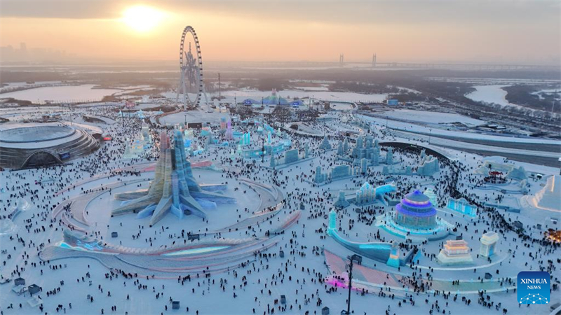 Größter Eis- und Schnee-Themenpark der Welt in Harbin eröffnet