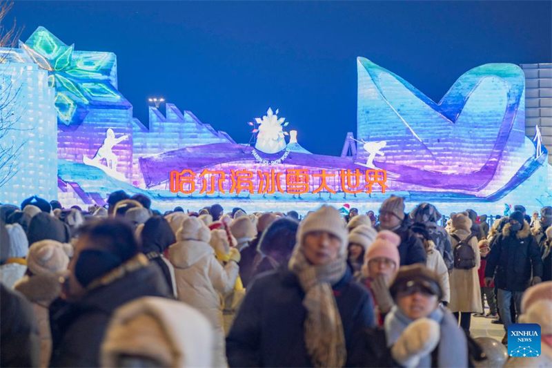 Größter Eis- und Schnee-Themenpark der Welt in Harbin eröffnet