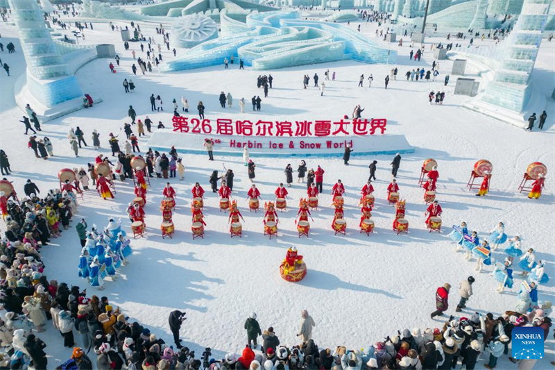 Größter Eis- und Schnee-Themenpark der Welt in Harbin eröffnet