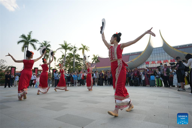 Erste ASEAN-Reisegruppe reist ohne Visum nach Xishuangbanna