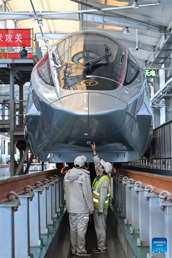 Prototyp des Hochgeschwindigkeitszuges CR450 wird in Beijing getestet