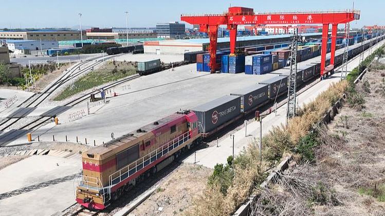 Landhafen von Manzhouli führt bei Frachtvolumen zwischen China und Europa auf der Schiene