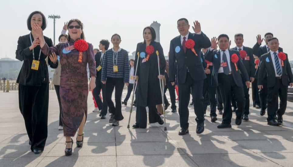 Xi Jinping bekräftigt Fürsorge für Menschen mit Behinderungen                    Der chinesische Staatspräsident Xi Jinping hat seine Fürsorge für Menschen mit Behinderungen bekräftigt.