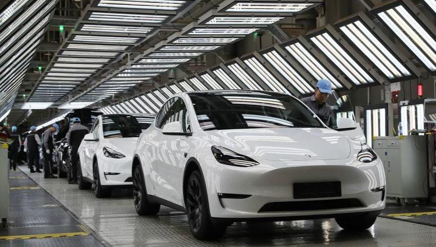 Teslas Gigafactory in Shanghai meldet gestiegene Exportwerte im April                    Teslas Gigafactory in Shanghai hat im April fast 30.000 Fahrzeuge exportiert und markierte damit das höchste monatliche Exportvolumen der letzten 12 Monate, teilte das Unternehmen am Mittwoch mit.