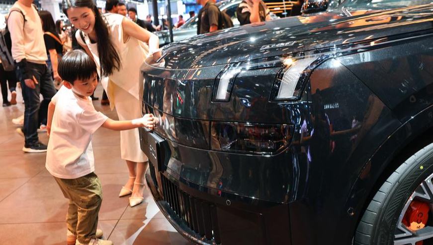 Chinas Automarkt verzeichnet starkes Wachstum im ersten Halbjahr                    Chinas Autoproduktion und -verkäufe verzeichneten in der ersten Jahreshälfte (H1) zweistellige Zuwächse, ein Zeichen für den lebhaften Binnenkonsum in der zweitgrößten Volkswirtschaft der Welt. Dies zeigten die Daten der China Association of Automobile Manufacturers (CAAM) am Donnerstag.