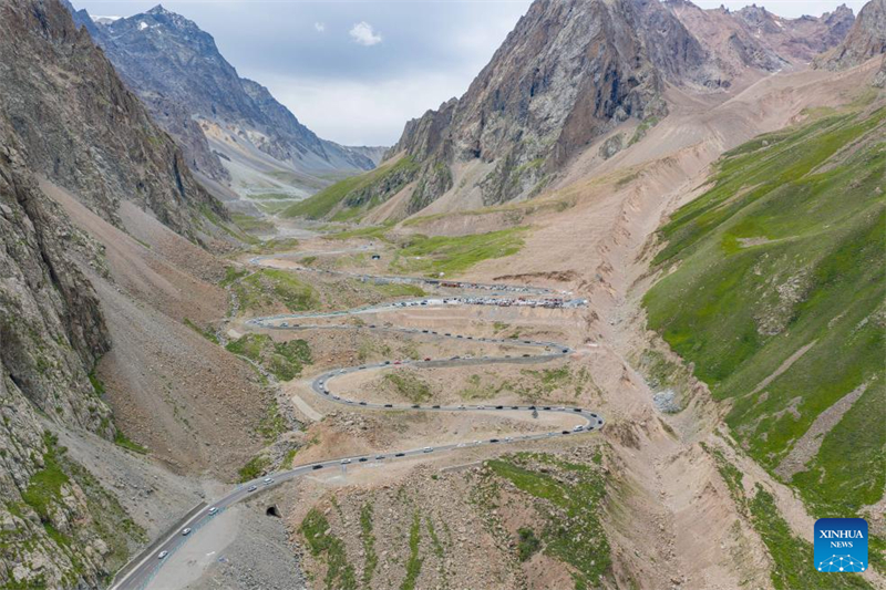 Boomender Sommertourismus auf Chinas Duku-Hochstraße