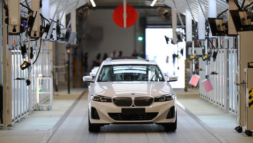 BMW Brilliance gründet Joint-Venture für Ökostrom                    BMW Brilliance Automotive Ltd. und China Datang Corporation Ltd. haben am Donnerstag eine strategische Kooperationsvereinbarung zum Aufbau einer grünen Automobil-Wertschöpfungskette unterzeichnet und ein neues Joint Venture gegründet.