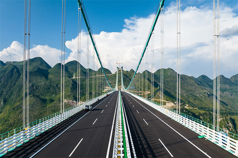 Die Bauarbeiten an der höchsten Brücke der Welt sind zu über 98 Prozent abgeschlossen