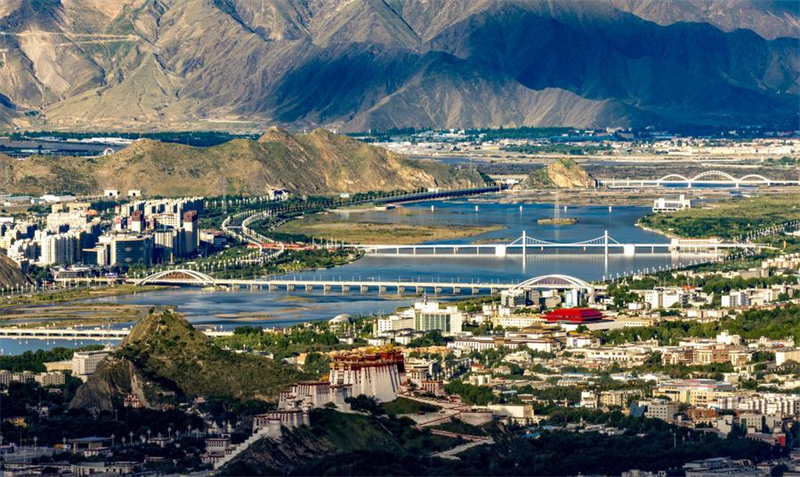Brücken in Lhasa verkörpern Entwicklung von Xizang