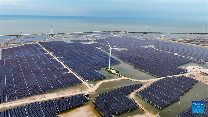 China nutzt brachliegende Flächen von Ölfeldern zur Entwicklung sauberer Energie