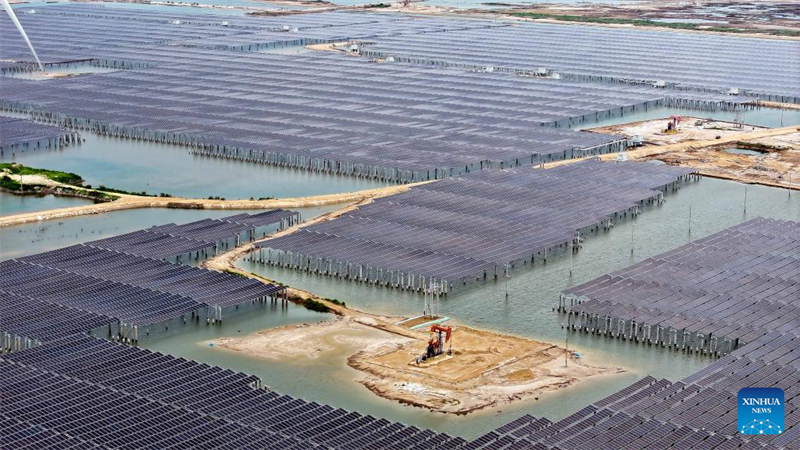 China nutzt brachliegende Flächen von Ölfeldern zur Entwicklung sauberer Energie