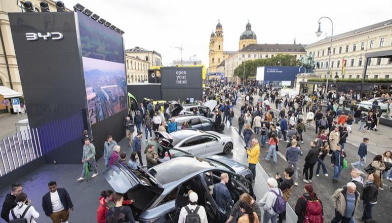 Eine erstklassige Zeit für die Zusammenarbeit von China und Europa im Automobilbereich                    Im Juli 2025 hat der chinesische Autohersteller BYD Berichten zufolge Tesla auf dem europäischen Markt erneut übertroffen. Auch andere chinesische Marken wie NIO und SAIC sind auf europäischen Straßen immer sichtbarer geworden.