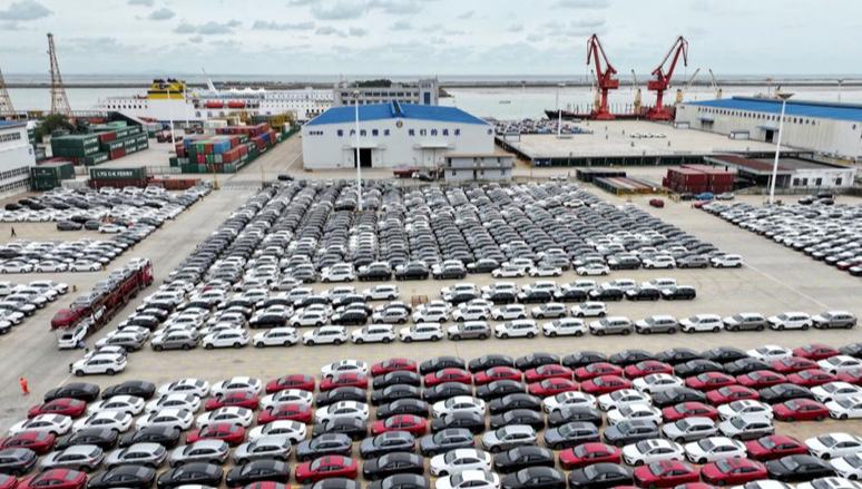 Chinesischer Automarkt setzt seinen Wachstumskurs im August fort                    Der chinesische Automobilmarkt verzeichnete im August ein stetiges Wachstum, sowohl Produktion als auch Absatz verzeichneten zweistellige Zuwächse, wie Daten des Chinesischen Verbands der Automobilhersteller vom Donnerstag zeigen.
