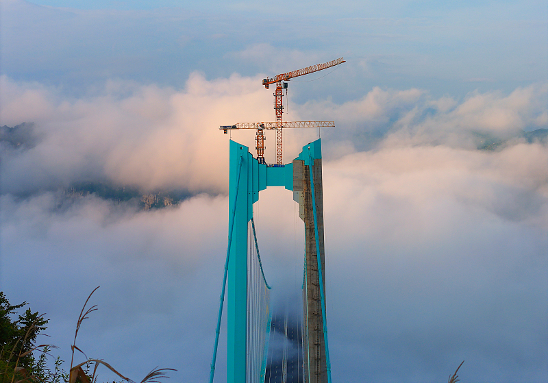 Höchste Brücke der Welt wird im Südwesten Chinas eröffnet