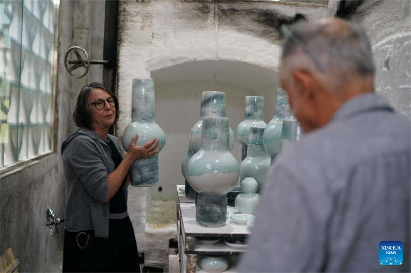 Deutsche Keramikkünstlerin lässt sich in Chinas „Porzellanhauptstadt“ inspirieren