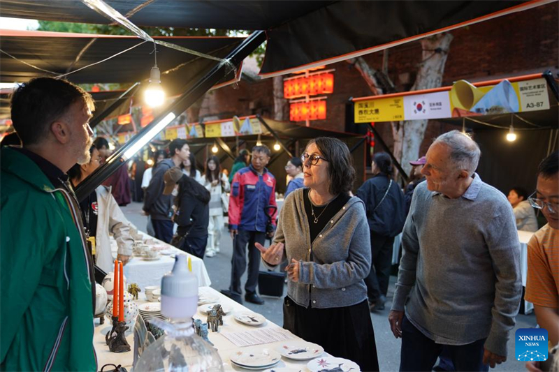 Deutsche Keramikkünstlerin lässt sich in Chinas „Porzellanhauptstadt“ inspirieren