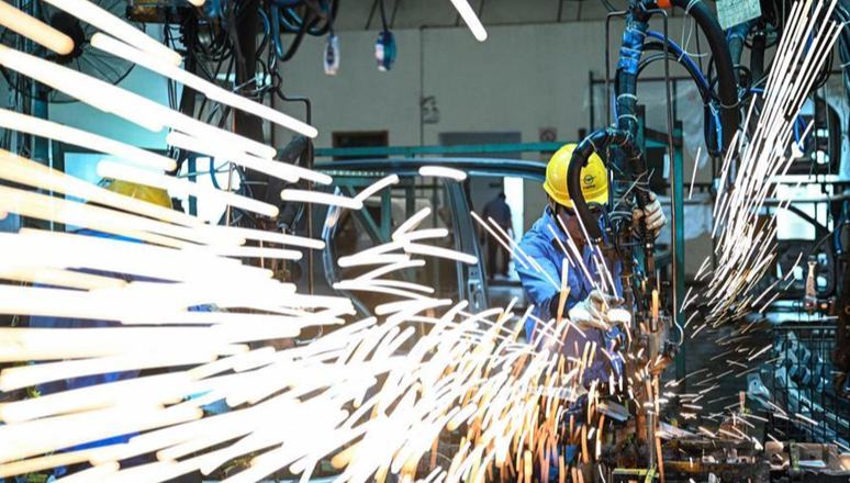 Hainan FTP startet Initiative für einen kohlenstofffreien Industriepark                    Der Freihandelshafen Hainan (FTP) in Südchina hat einen Plan zur Entwicklung von CO₂-freien Industrieparks ins Leben gerufen, wie aus einer gemeinsamen Mitteilung von fünf Provinzbehörden, darunter die Entwicklungs- und Reformkommission und das Ministerium für Industrie und Informationstechnologie, hervorgeht.