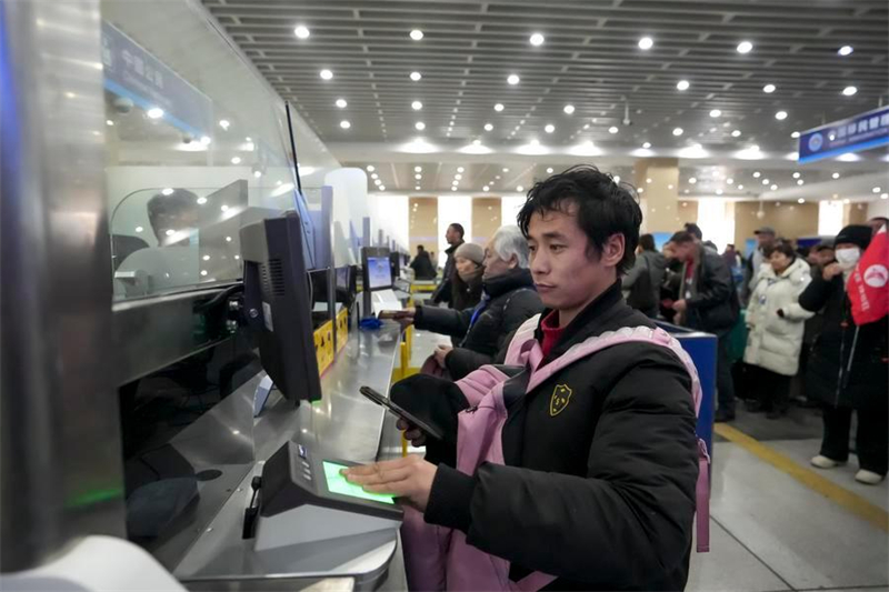 Grenzübergang zwischen China und Mongolei verzeichnet Anstieg des grenzüberschreitenden Verkehrs