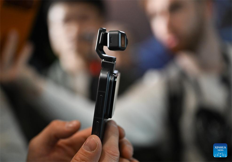 Honor stellt vor dem MWC 2026 sein neues Robot Phone vor