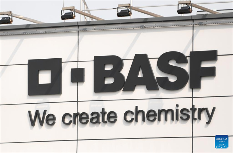 BASF nimmt milliardenschweren Chemiekomplex in China vollständig in Betrieb
