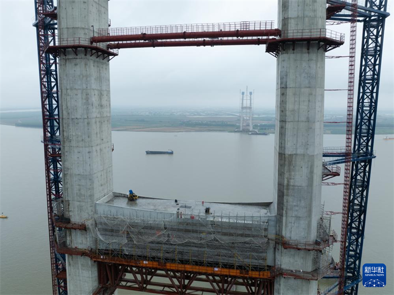 Die Pylone der Hannan-Yangtze-Brücke haben ihre Endhöhe erreicht